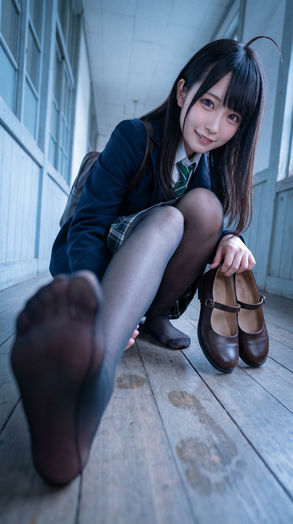 超近透视黑丝少女