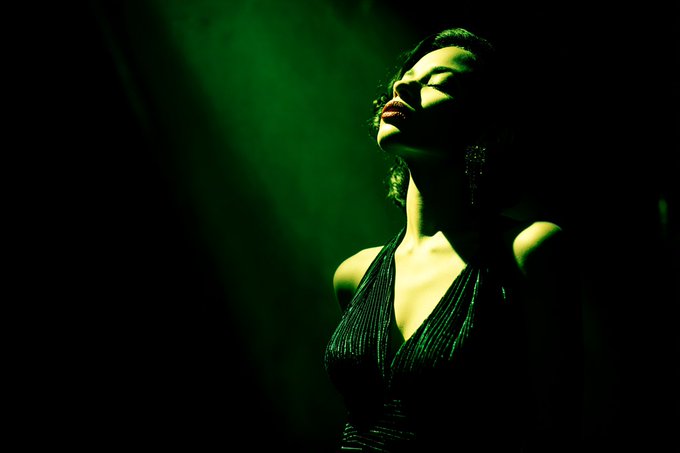 孤影黑光悬疑剧